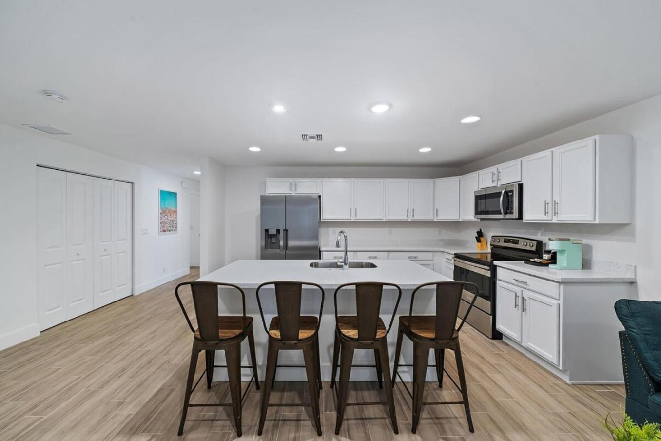 וסט פאלם ביץ' New Construction Home 10 To Beach 5 To Downtown מראה חיצוני תמונה
