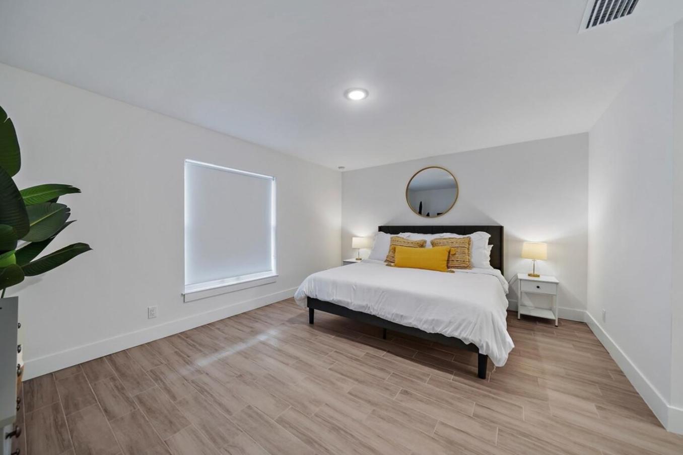 וסט פאלם ביץ' New Construction Home 10 To Beach 5 To Downtown מראה חיצוני תמונה