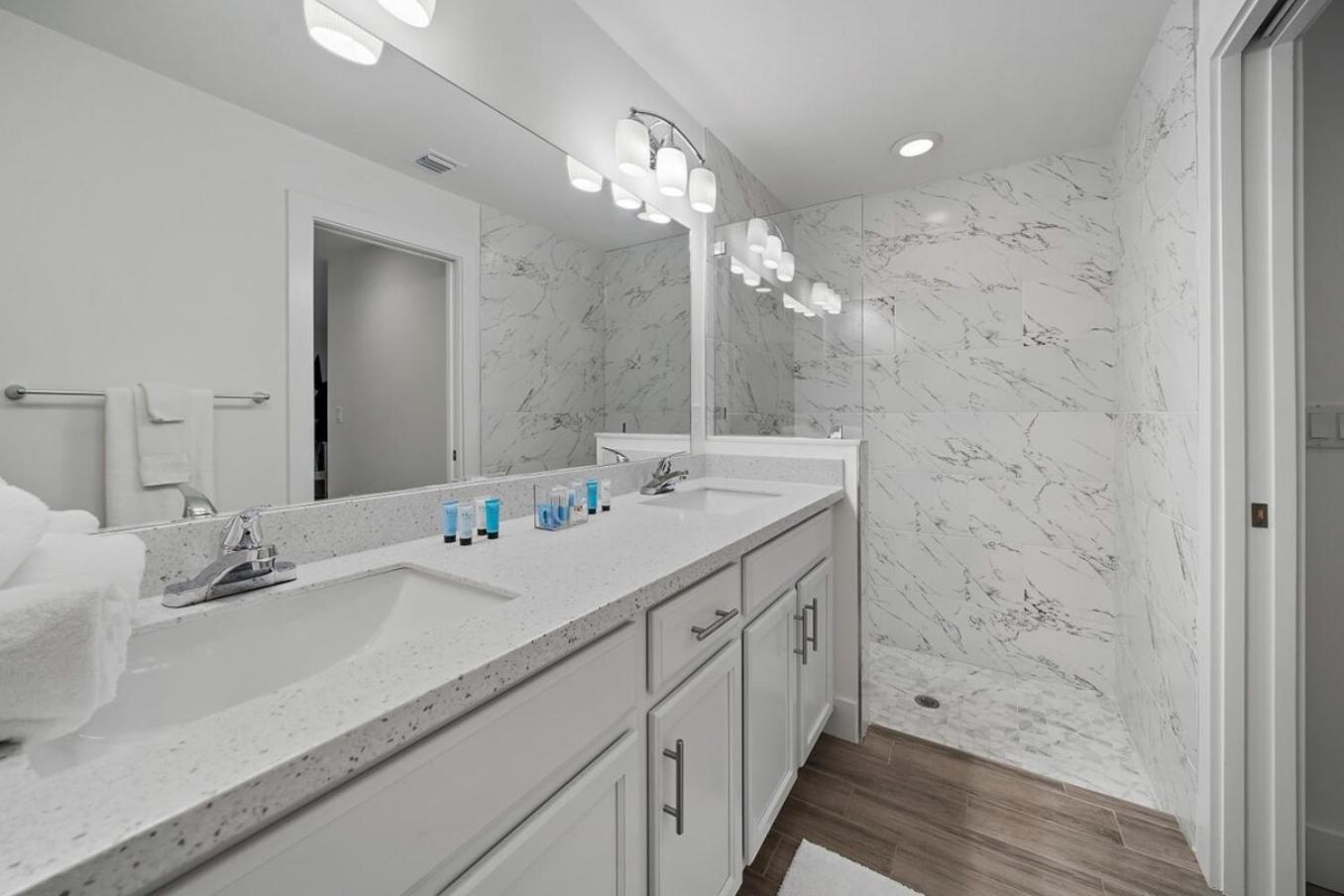וסט פאלם ביץ' New Construction Home 10 To Beach 5 To Downtown מראה חיצוני תמונה
